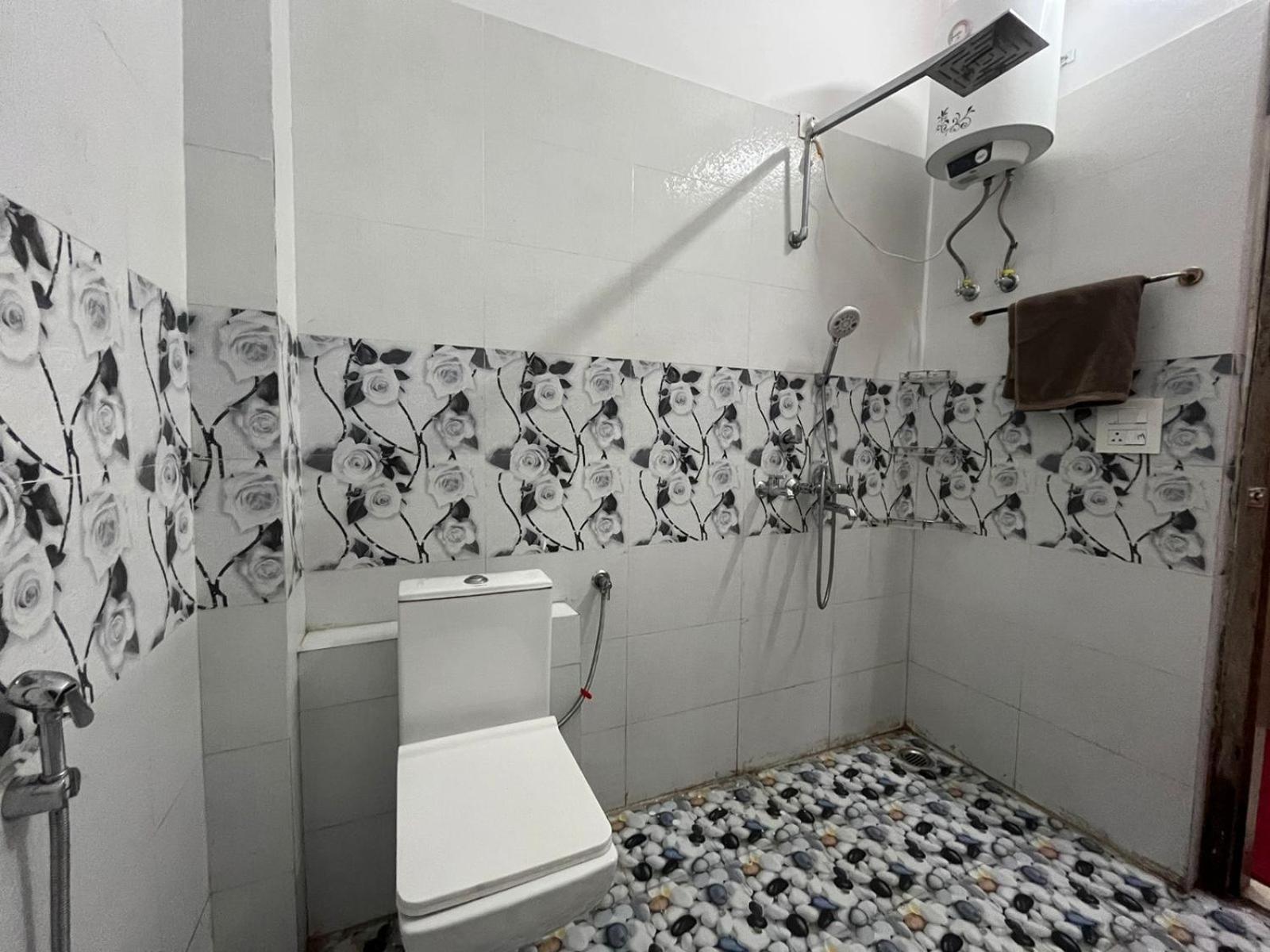 Shreshth Home Stay - Best Family Accommodation - 3Km From Har Ki Pauri, Haridwar, Uttarakhand Exterior foto